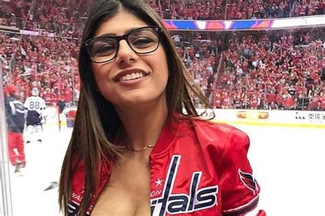 are mia khalifa boobs real|Porn star Mia Khalifa claims she needs surgery after her fake。